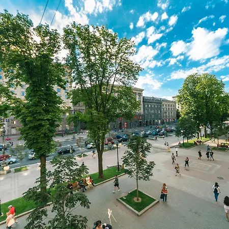 Kreschatik 21 With Terrace 2br * Kiev