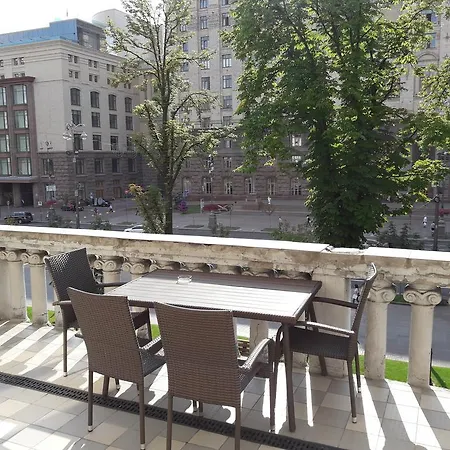 Kreschatik 21 With Terrace 2br * Kiev