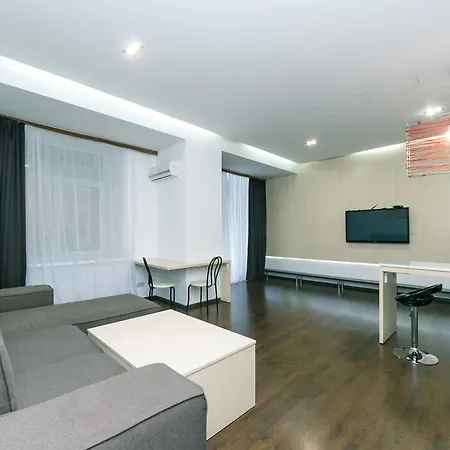 Kreschatik 21 With Terrace 2br Kiev